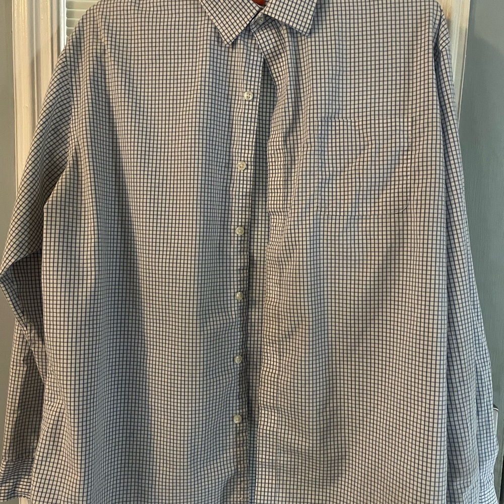 Van Heusen Traveler Men's Blue Checkered Shirt